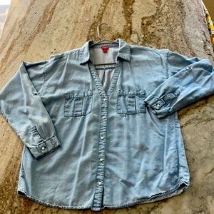 Guess denim button up, faux pearl buttons.